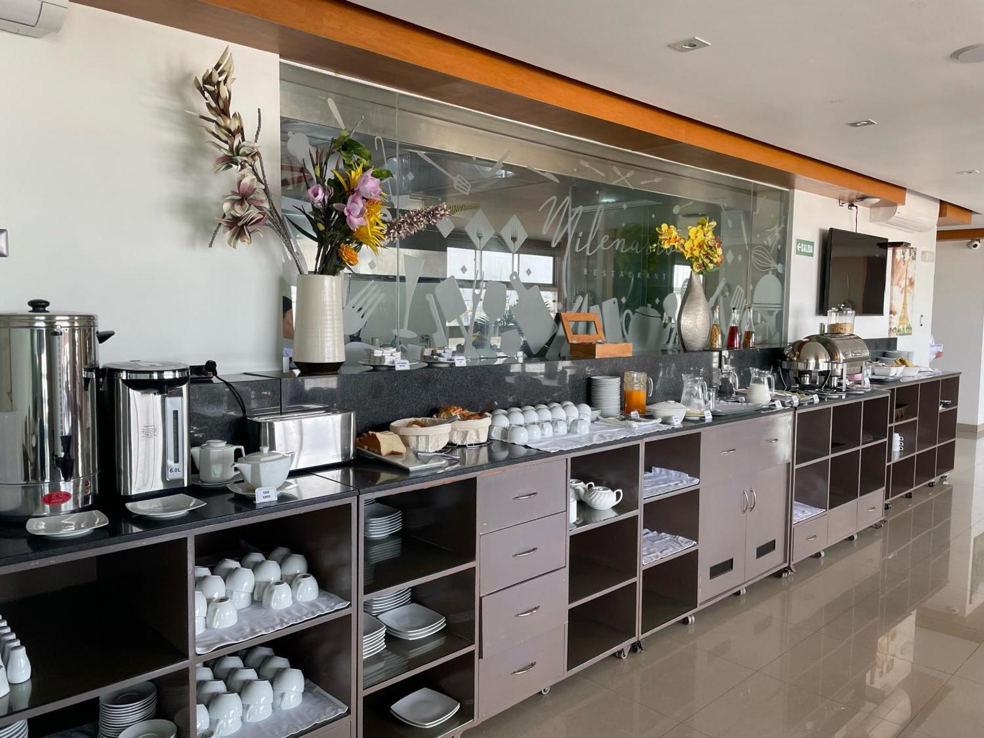 Sunec Hotel Чиклайо Екстериор снимка